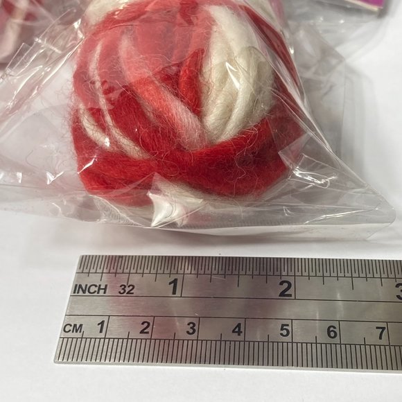 Dimensions Feltworks 100% Wool Pencil Roving Variegated Red White Needle Felting - Picture 15 of 16
